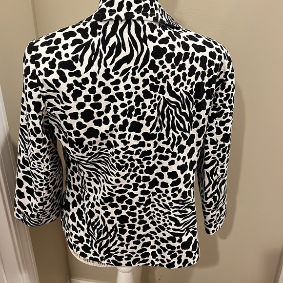 Chicos Animal Print Jacket Size Chicos Size 1 (8) Medium - Picture 4 of 5